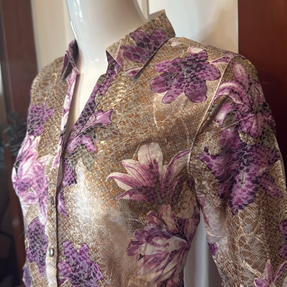 NWT northern reflections size small sheer Floral Button-Up Purple and Brown top